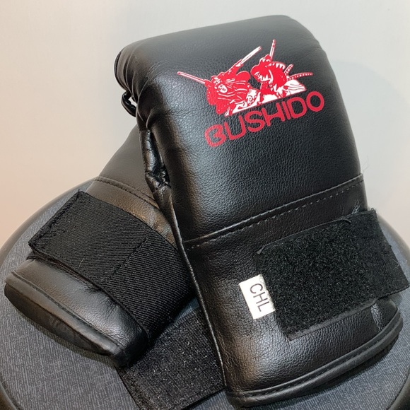 Child’s Macho Warrior Sparring Headgear with Metal Face Cage plus Bushido Gloves - Picture 9 of 9